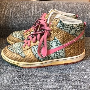 Nike high top Sneakers sz 8 women’s